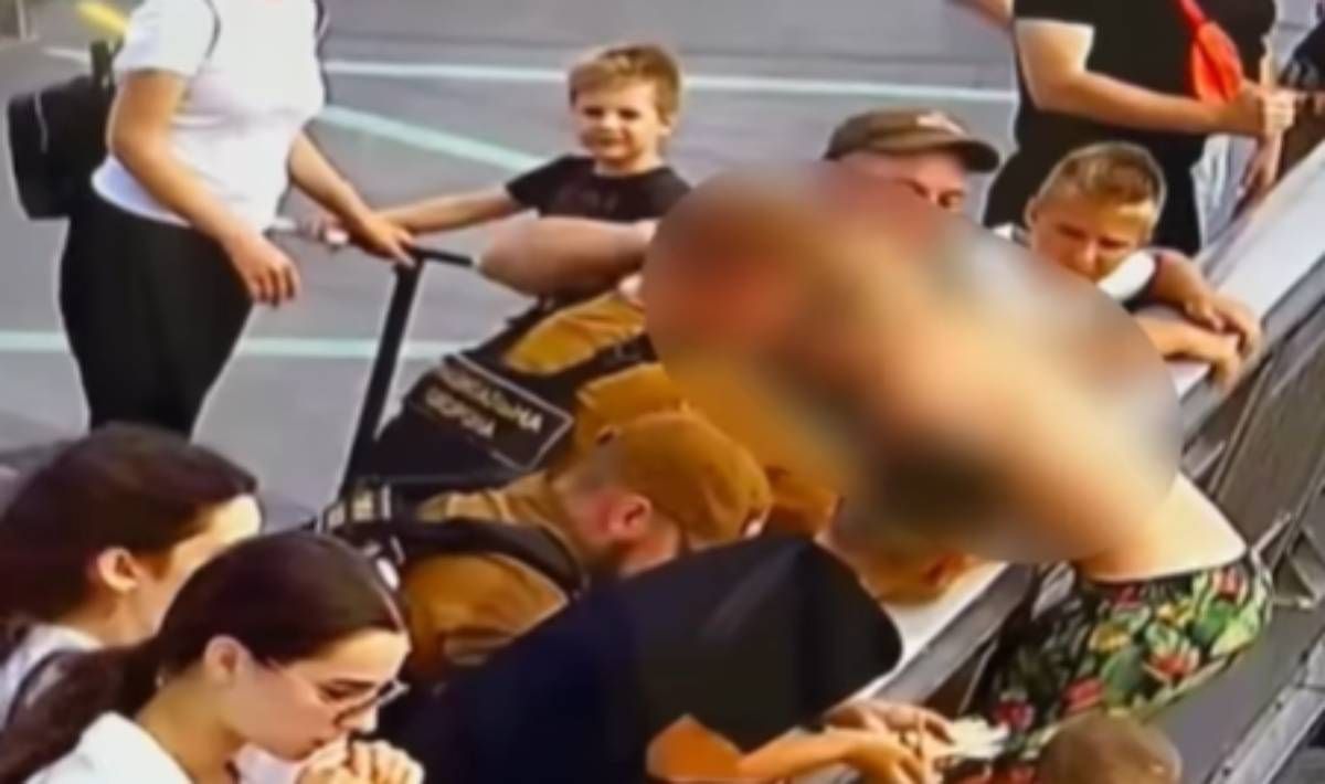 Порятунок хлопця на Оболонському мосту Порятунок хлопця на Оболонському мосту