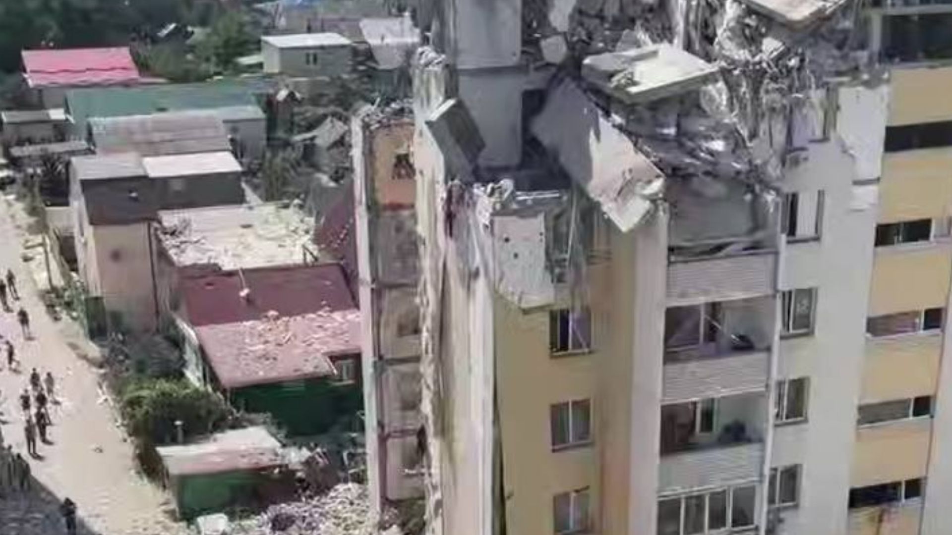 В Саратове из-за взрыва газа разрушен дом В Саратове из-за взрыва газа разрушен дом