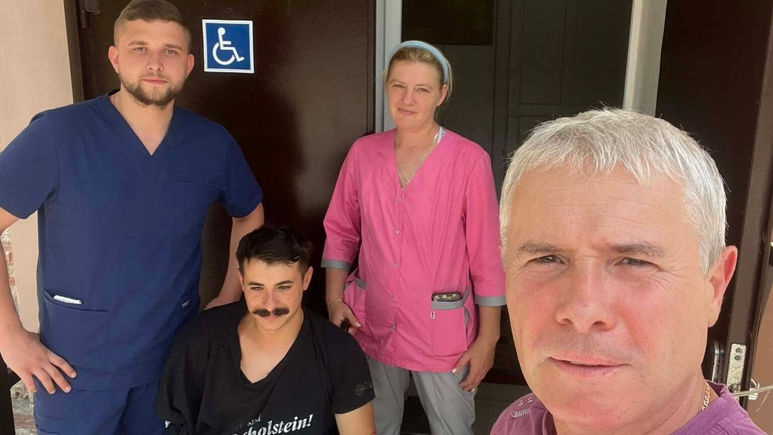 Константин Грубич с сыном в больнице Константин Грубич с сыном в больнице