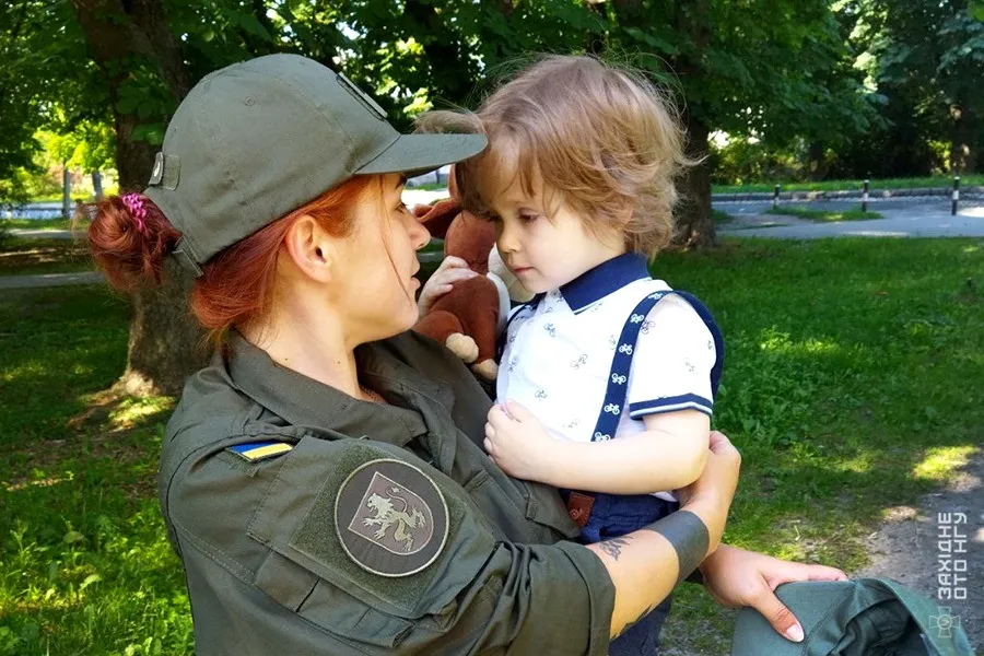 ольга разом із сином
