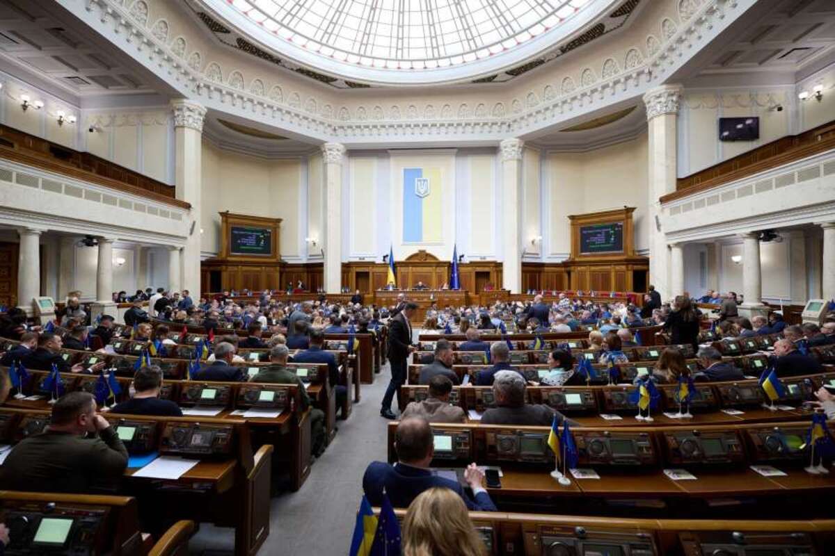 В "Слуге народа" сказали, что поддержат новый законопроект Зеленского по НАБУ и САП В "Слуге народа" сказали, что поддержат новый законопроект Зеленского по НАБУ и САП