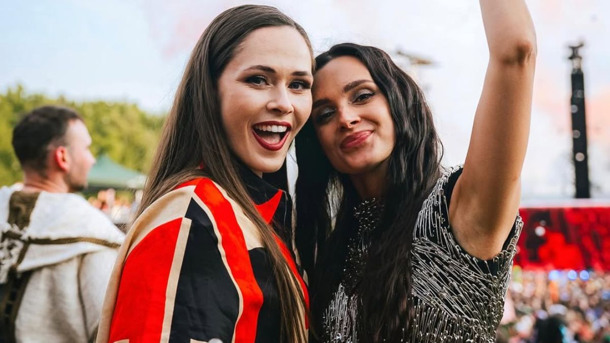 Юлія Саніна і Korolova Юлія Саніна і Korolova