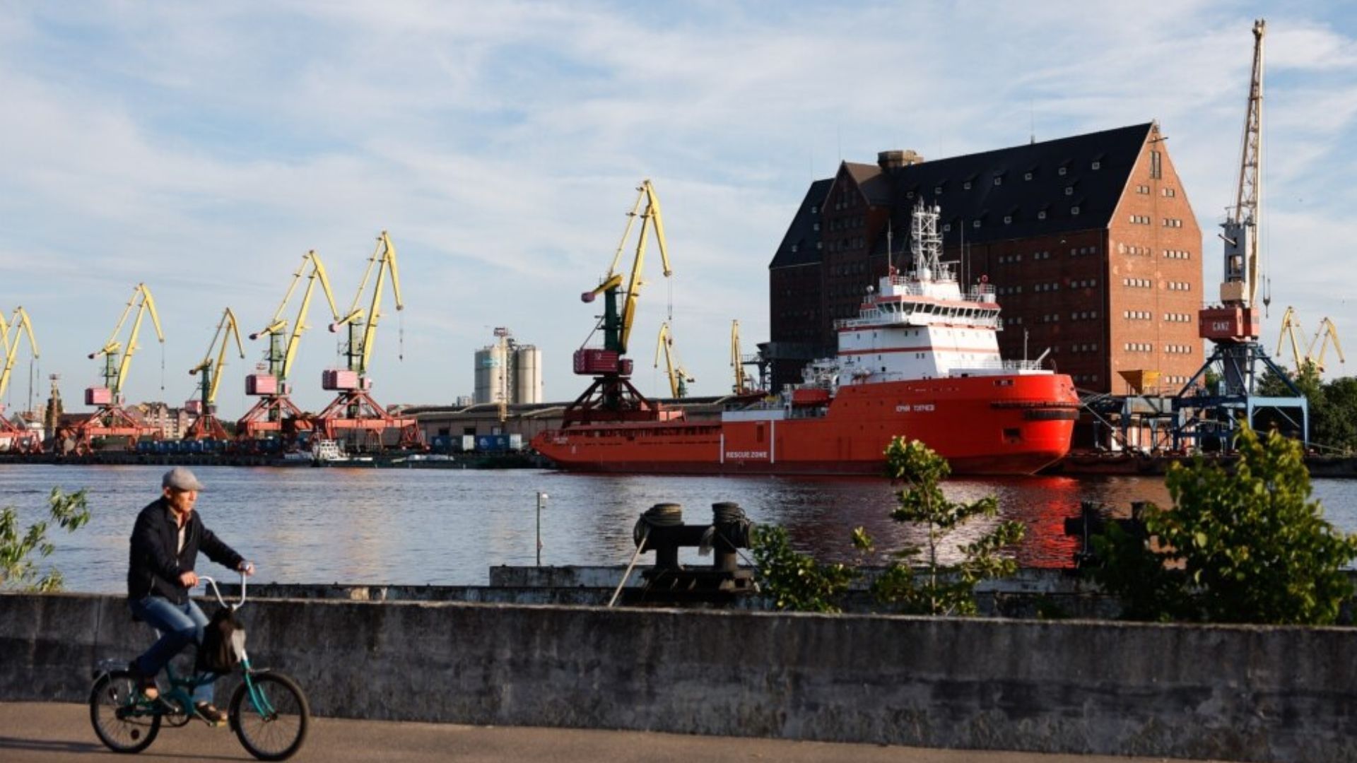 Торгівельний порт у Калінінграді Торгівельний порт у Калінінграді