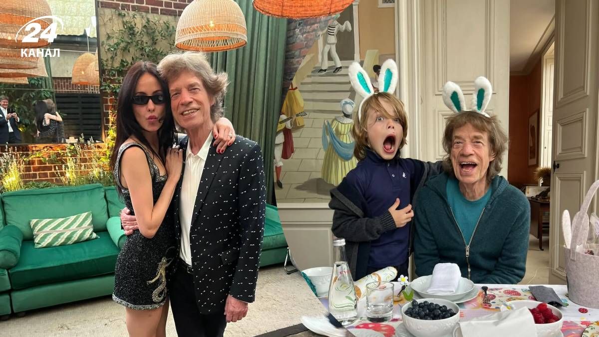 Мік Джаггер з нареченою та сином