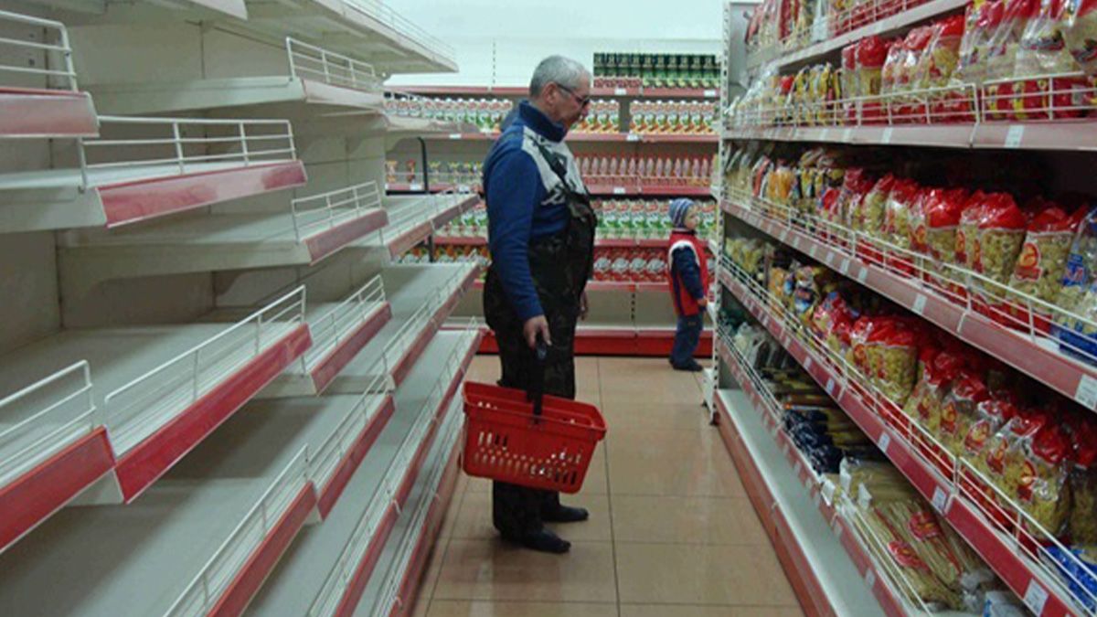 Как в России "оригинально" борются с дефицитом товаров