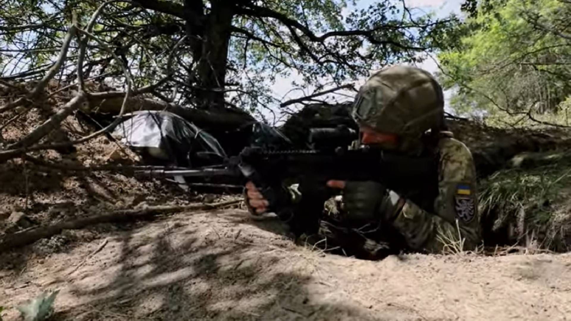 Бійці 80 ОДШБр навчаються обороняти позиції Бійці 80 ОДШБр навчаються обороняти позиції