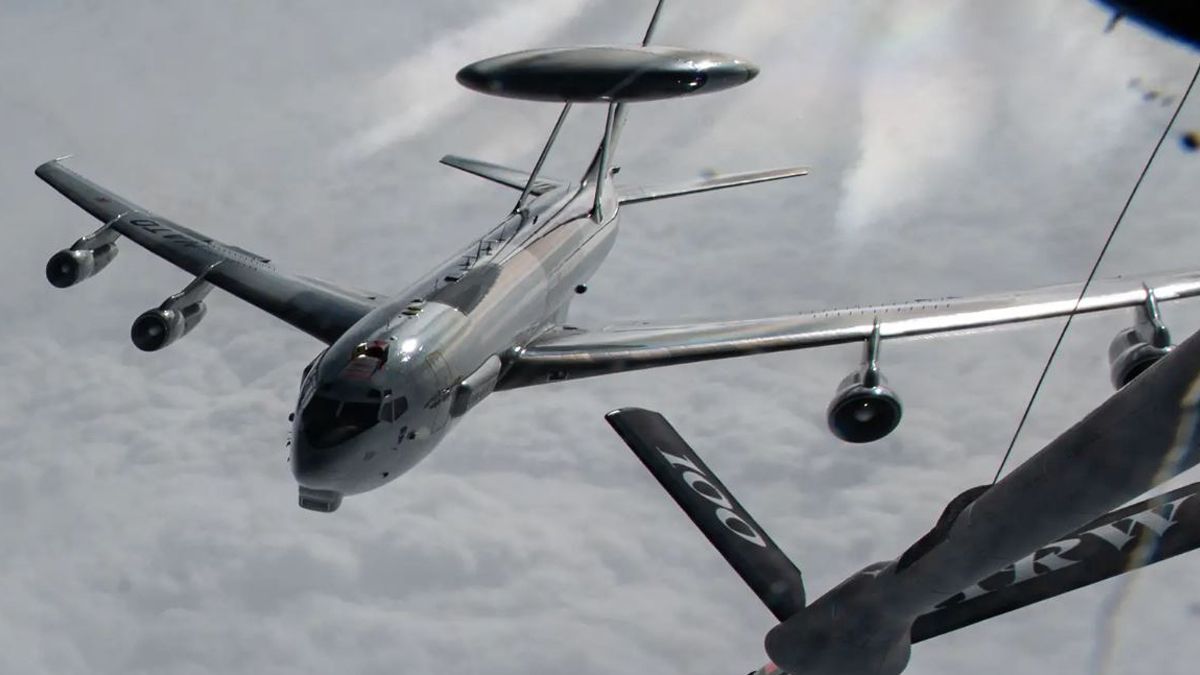 Самолет E-3A Sentry 8 часов следил за россиянами на Балтике - фото - 24 Канал Самолет E-3A Sentry 8 часов следил за россиянами на Балтике - фото - 24 Канал