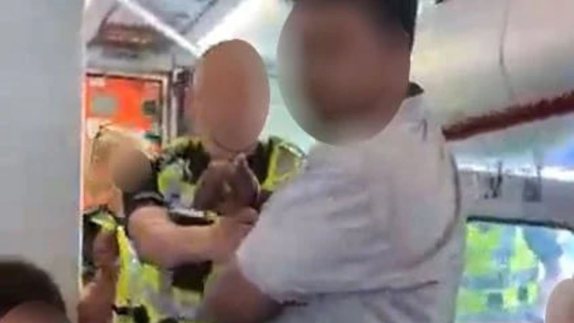 У Шотландії затримали пасажира літака У Шотландії затримали пасажира літака