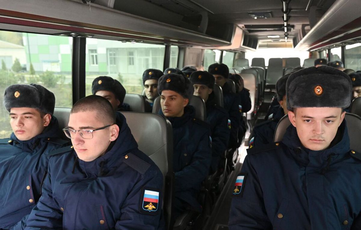 Українці вдаються до хитрощів, щоб не йти в російську армію, - Атеш - 24 Канал Українці вдаються до хитрощів, щоб не йти в російську армію, - Атеш - 24 Канал