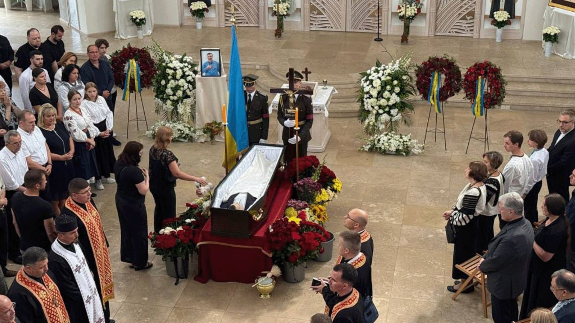 У Львові проходить похорон депутата Ярослава Рущишина У Львові проходить похорон депутата Ярослава Рущишина