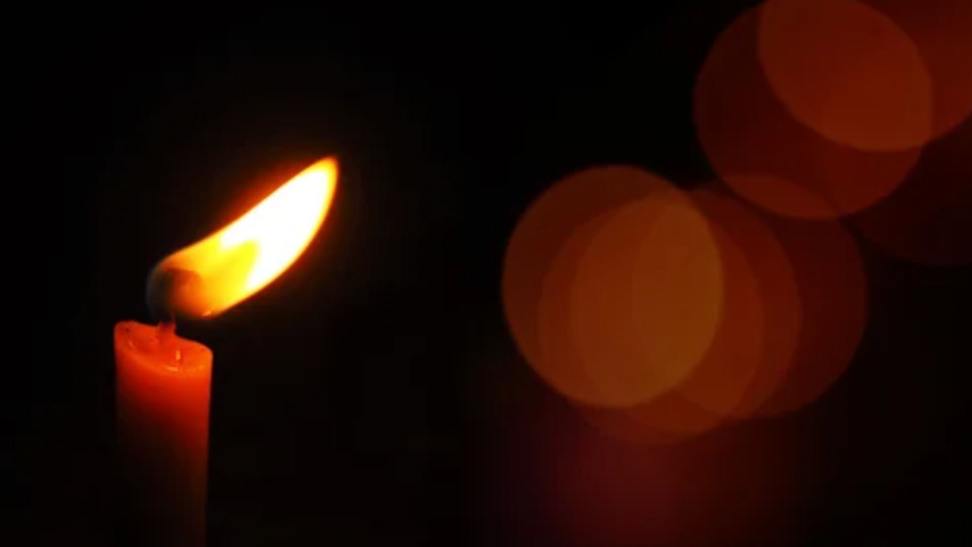 Сегодня в Украине впервые отмечается День скорби по военным и гражданским, погибшим в плену