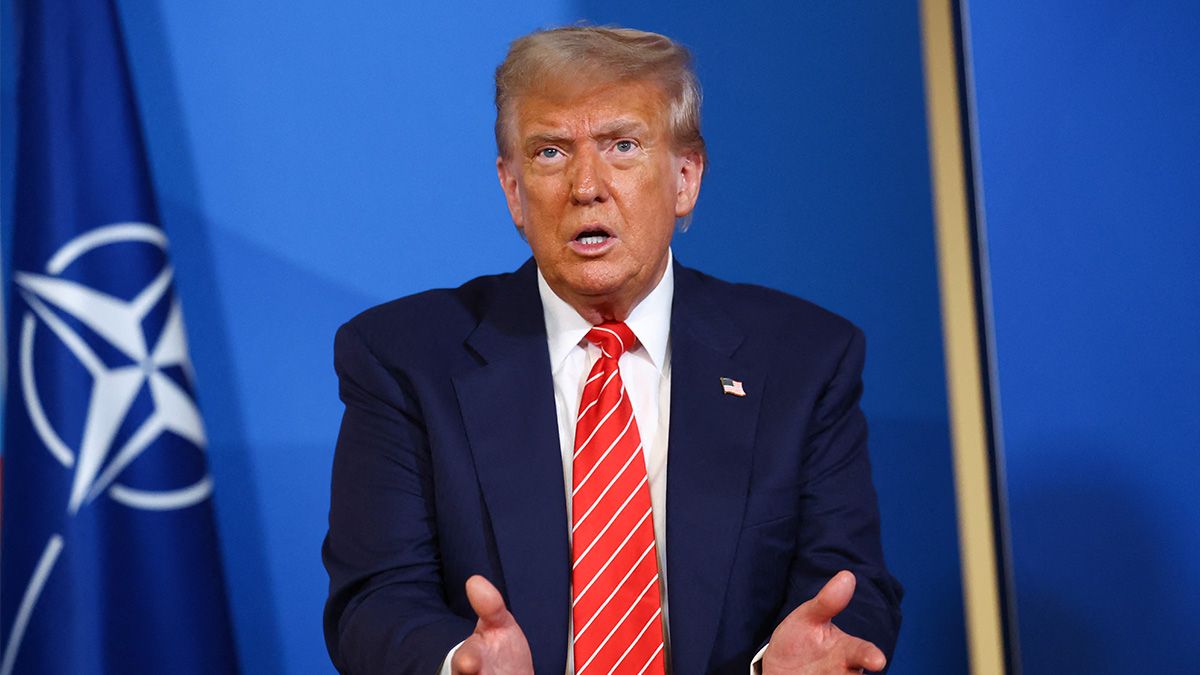 Чи дійсно Трамп був готовий віддати Росії частину території України Чи дійсно Трамп був готовий віддати Росії частину території України