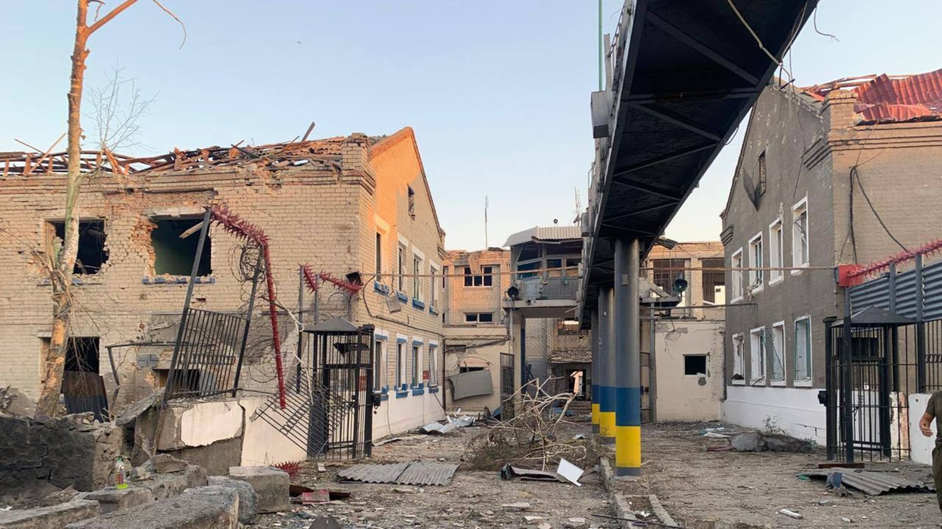 Зруйнована виправна колонія на Запоріжжі Зруйнована виправна колонія на Запоріжжі