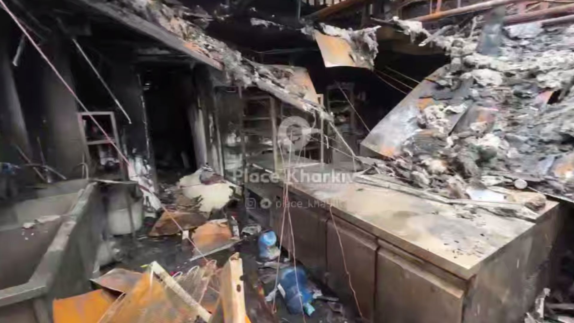 Наслідки російського удару у пабі Харкова Наслідки російського удару у пабі Харкова