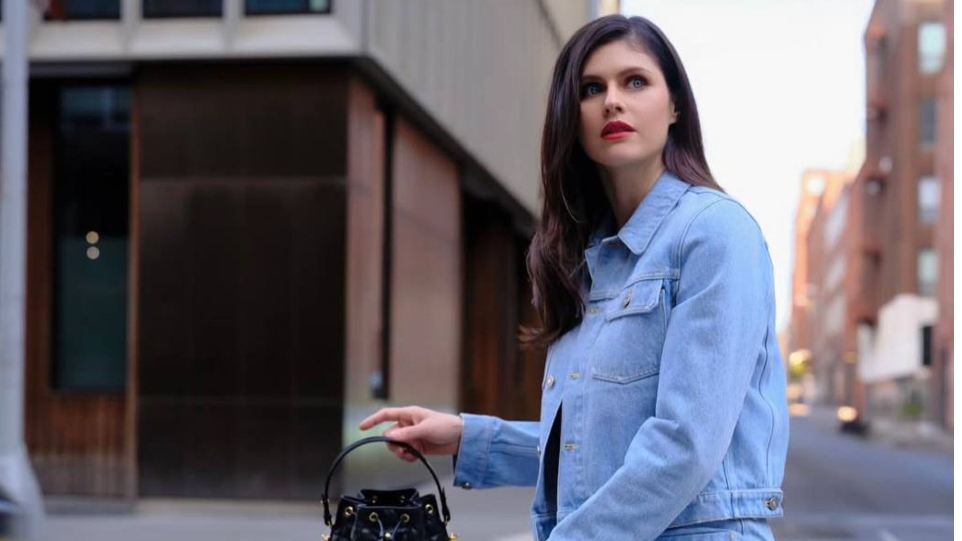 Александра Даддаріо показала басейн біля дому - Дизайн 24 Александра Даддаріо показала басейн біля дому - Дизайн 24