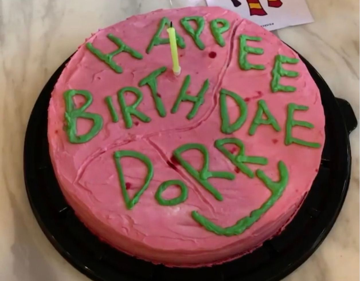 Торт для Гарри от Хагрида Торт для Гарри от Хагрида