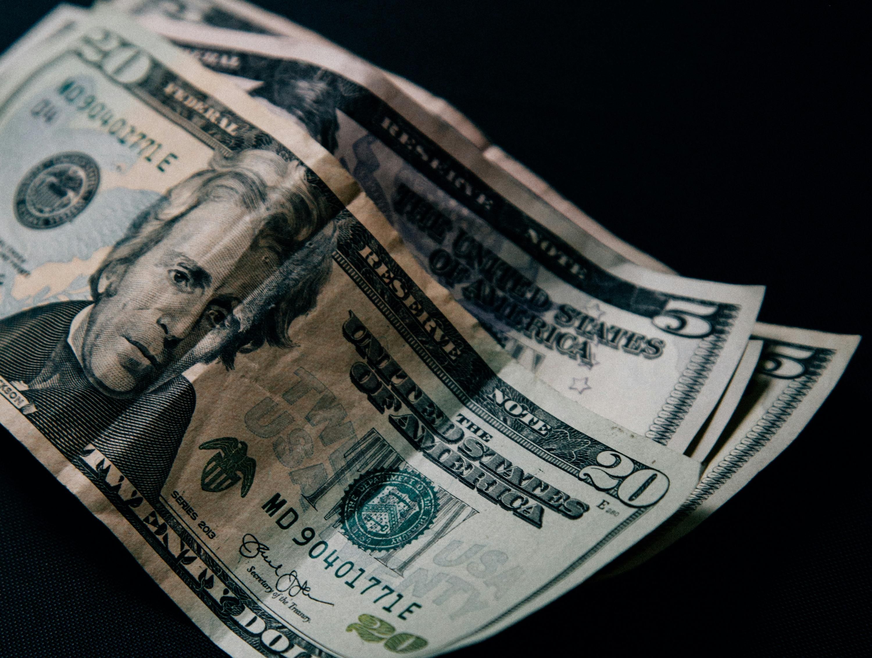 Курс долара у серпні 2025 - по скільки буде валюта, ціна курсу Курс долара у серпні 2025 - по скільки буде валюта, ціна курсу