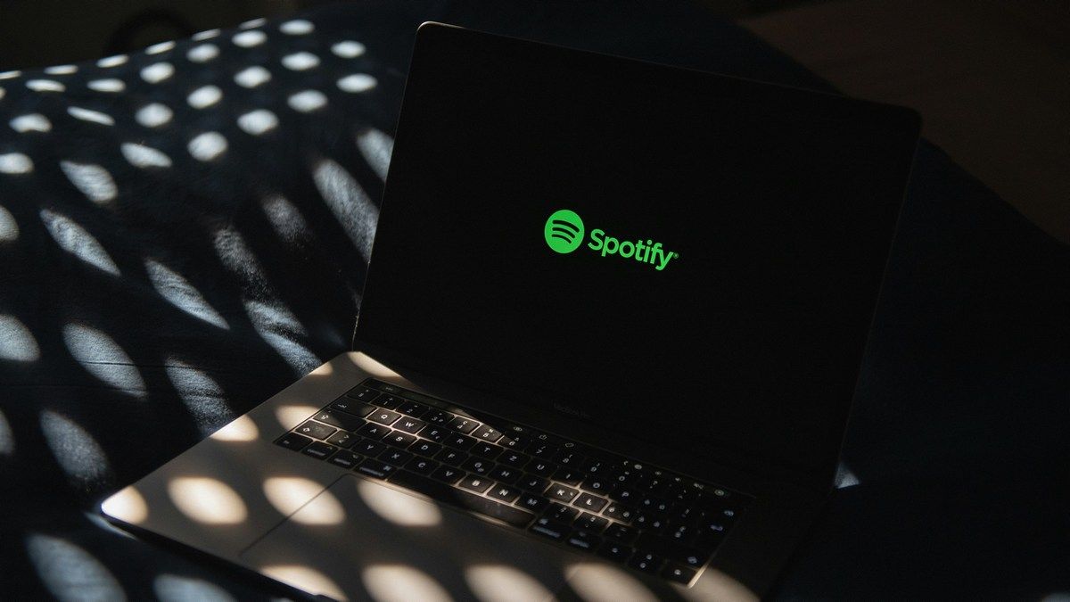 Плейлісти Джей Ді Венса та Керолайн Левітт у Spotify стали публічними Плейлісти Джей Ді Венса та Керолайн Левітт у Spotify стали публічними