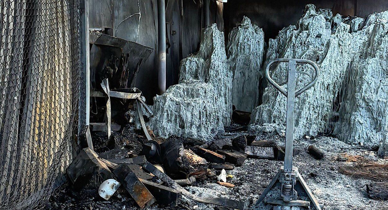 В Киеве российский дрон попал в склад литовской гуманитарки