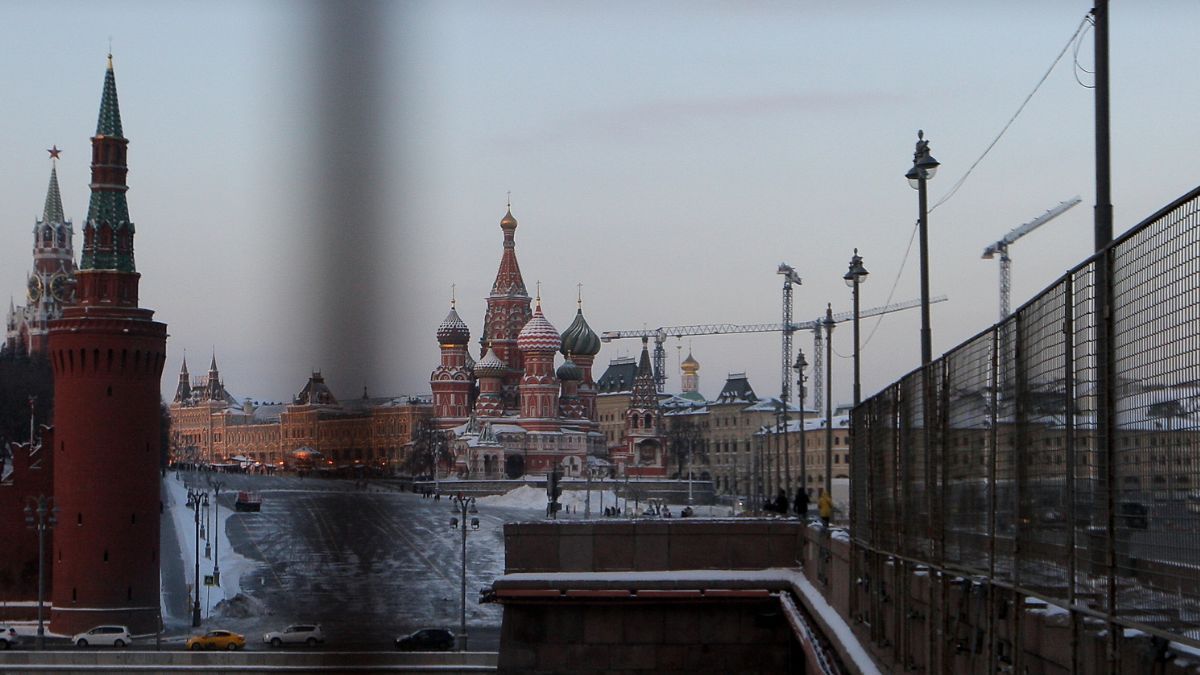 Россияне строят новые позиции ПВО Россияне строят новые позиции ПВО