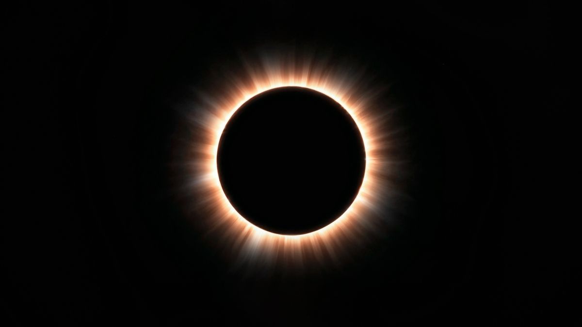 Солнечные затмения - дата, когда бывают, календарь и видно ли из Украины