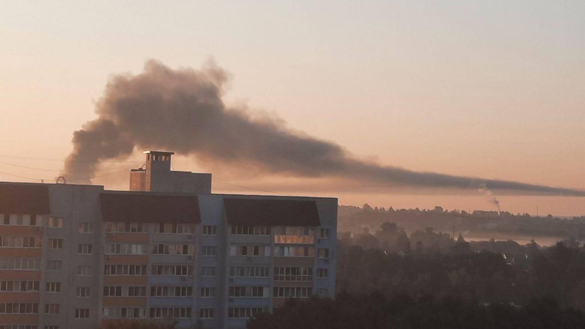 Густий дим у Брянську