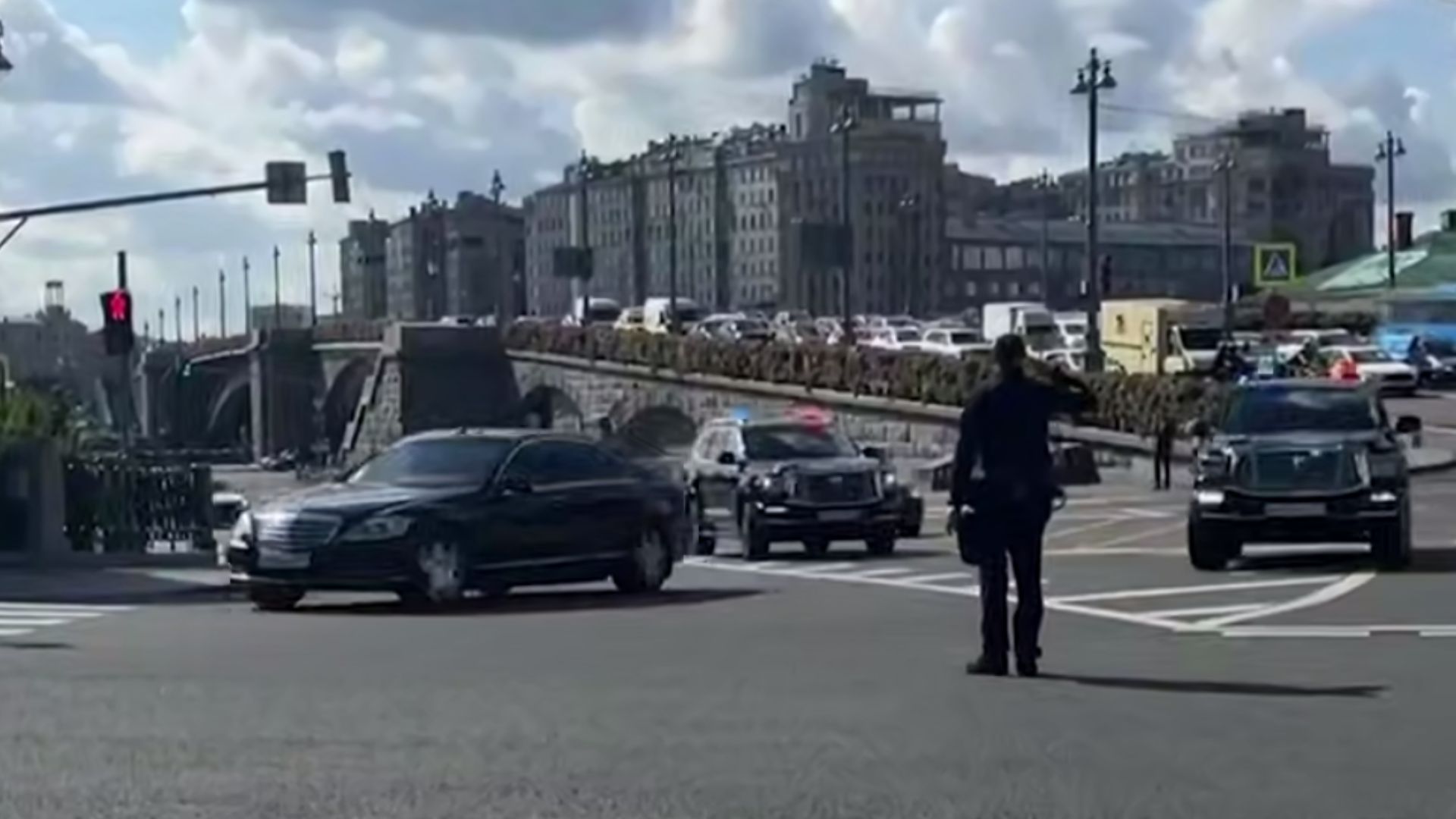 Кортеж Віткоффа прибуває у Кремль