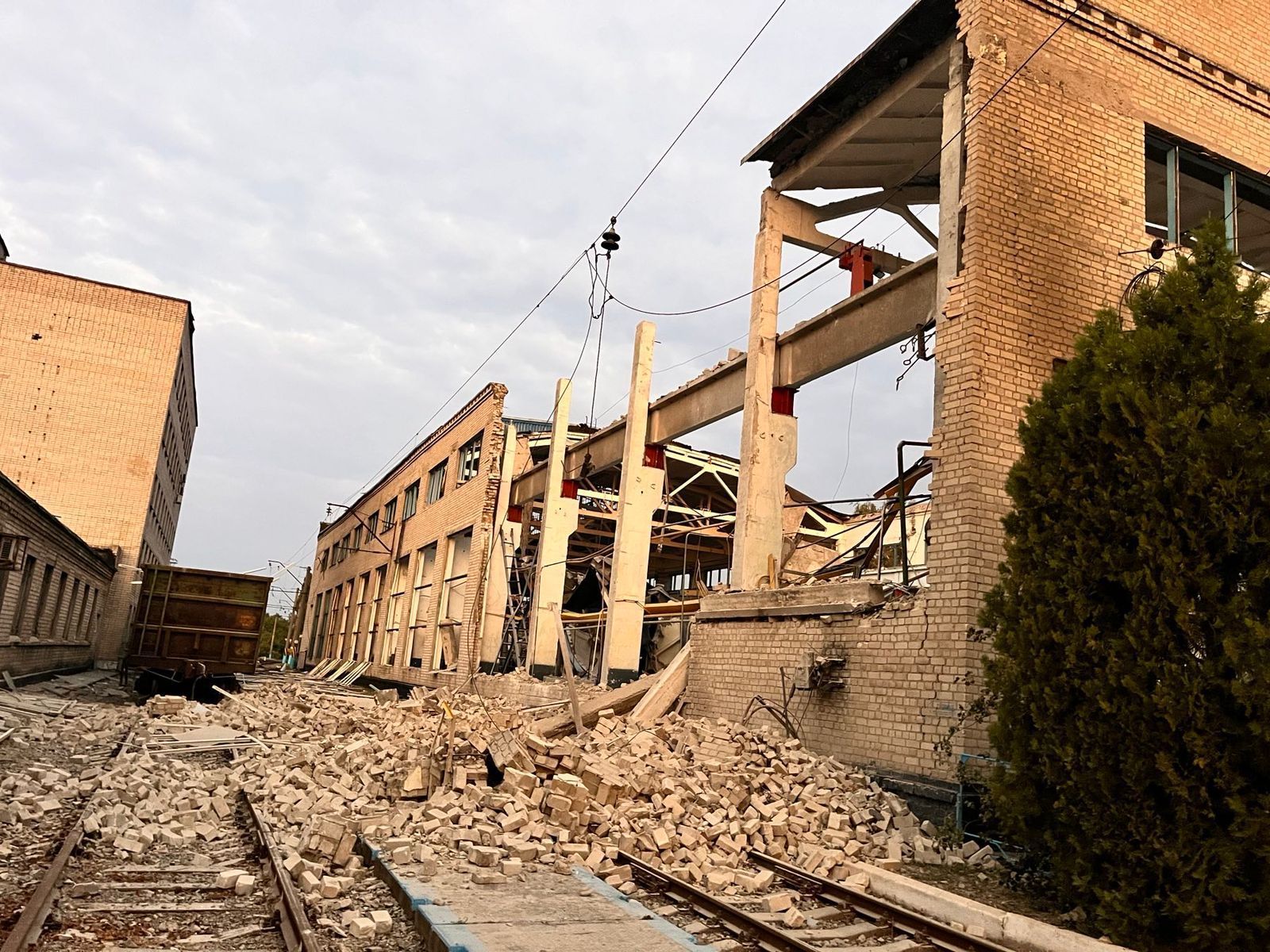 Россияне ударили по железнодорожной инфраструктуре Россияне ударили по железнодорожной инфраструктуре