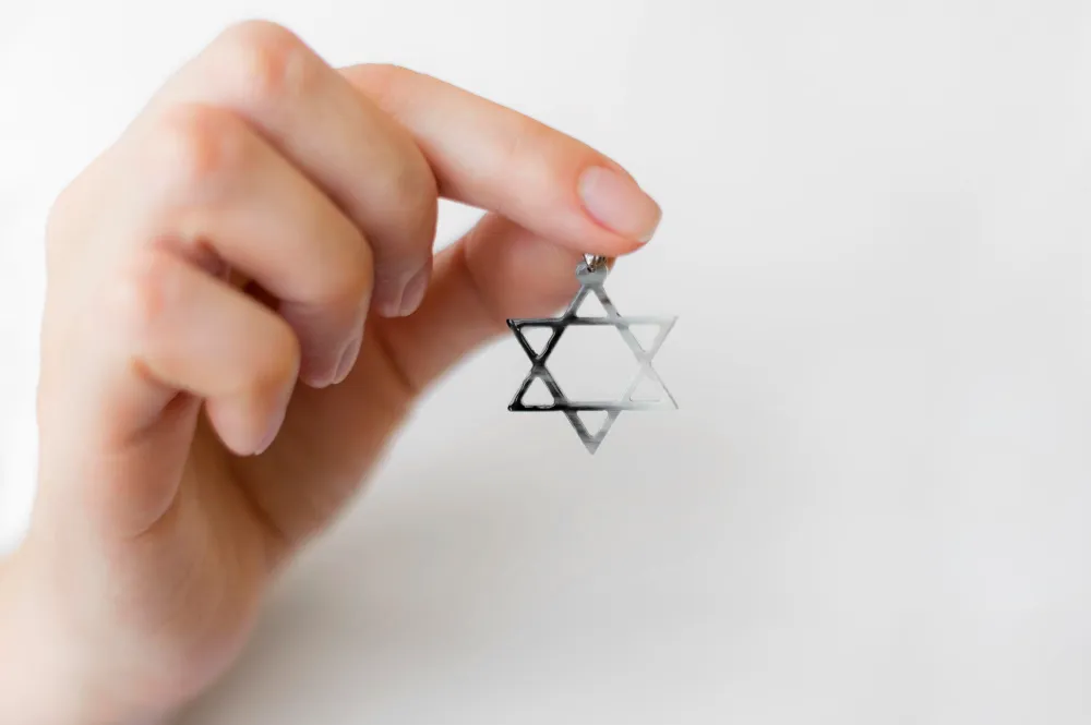 Єврейське походження