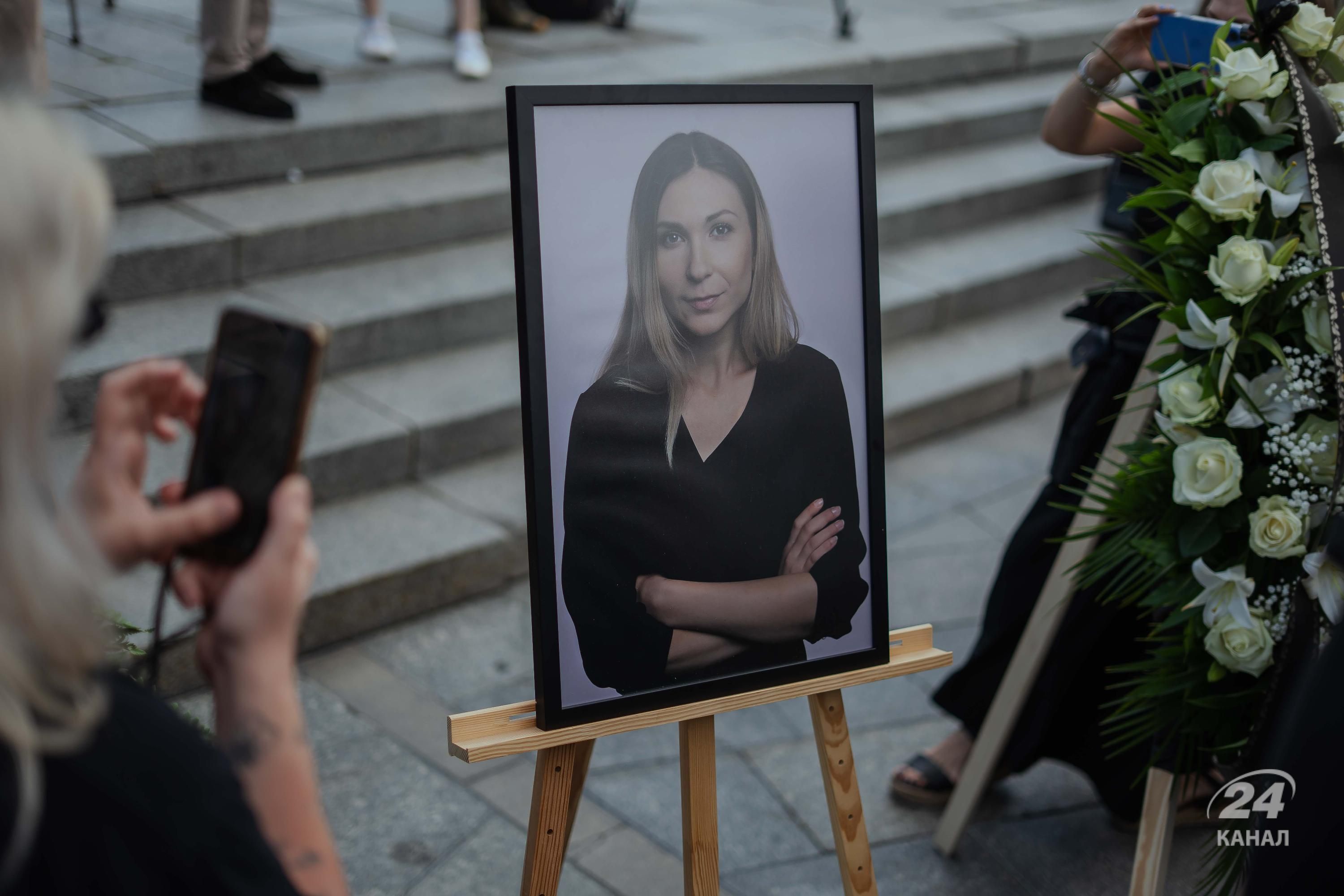 Похороны Виктории Рощиной Похороны Виктории Рощиной