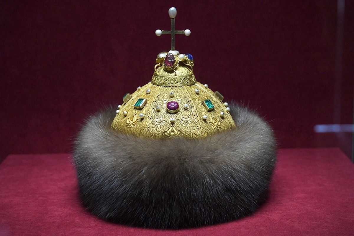 Алфьоров розповів про справжнє походження "шапки Мономаха" Алфьоров розповів про справжнє походження "шапки Мономаха"