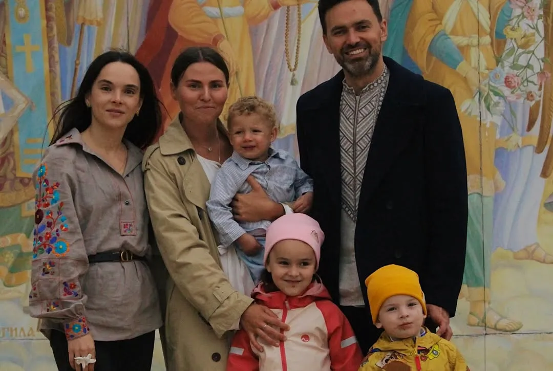 Семья Мирошниченко с няней