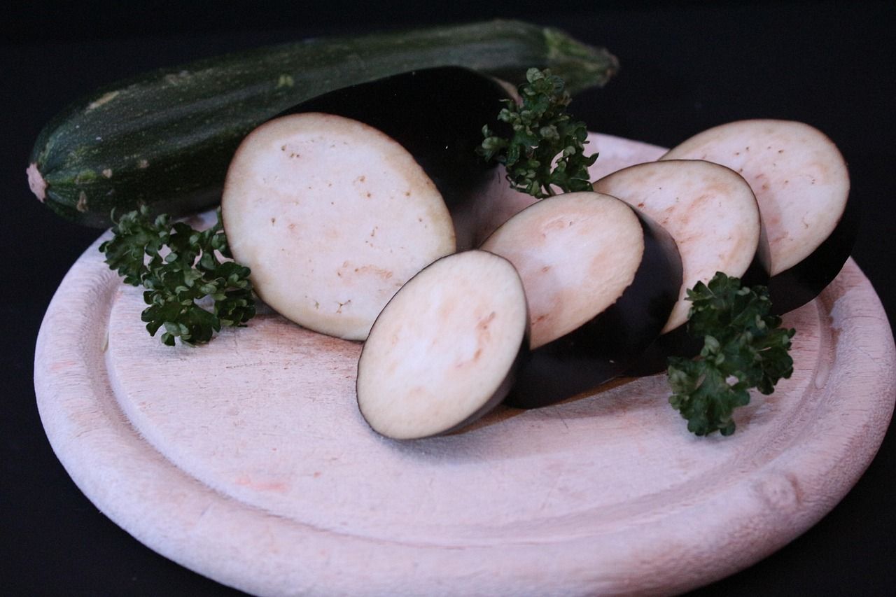 З баклажанів можна зробити легендарну закуску З баклажанів можна зробити легендарну закуску