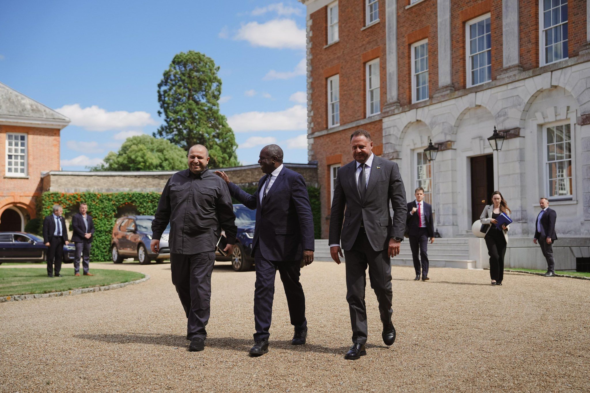 Многочасовые встречи в Британии привели к значительному прогрессу в прекращении войны в Украине, – - Геополитика Многочасовые встречи в Британии привели к значительному прогрессу в прекращении войны в Украине, – - Геополитика