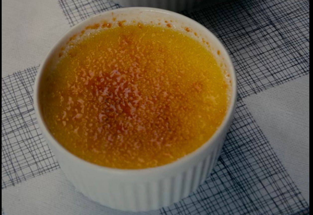 Готуємо крем-брюле з юним шефом Готуємо крем-брюле з юним шефом