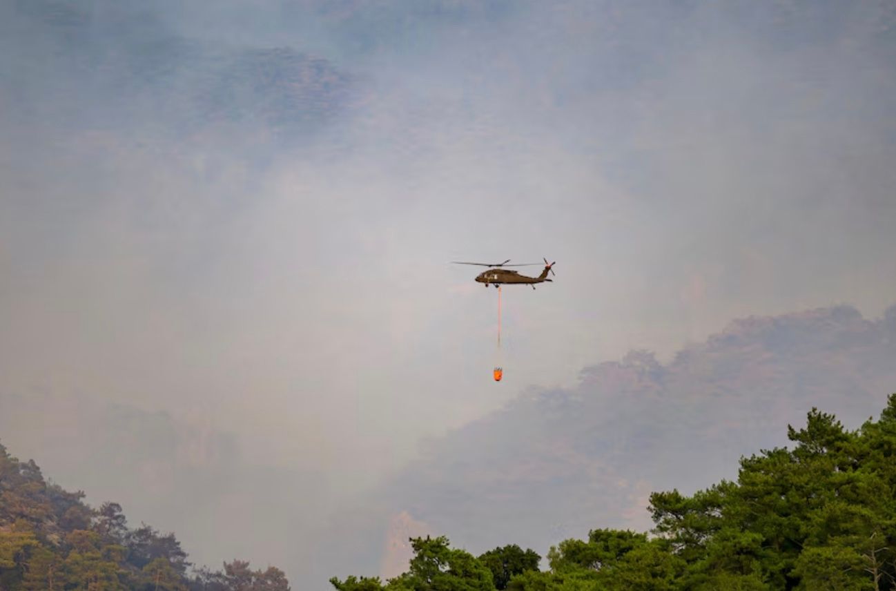 В Турции бушуют масштабные лесные пожары В Турции бушуют масштабные лесные пожары