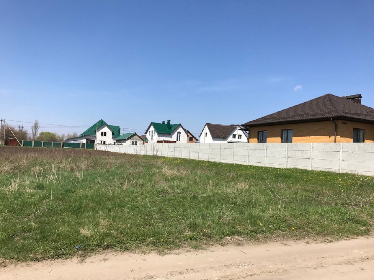 Яка відстань між будинками має бути Яка відстань між будинками має бути