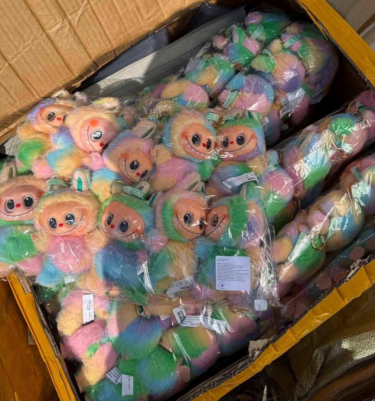 В Україні затримали партію підробок Labubu В Україні затримали партію підробок Labubu