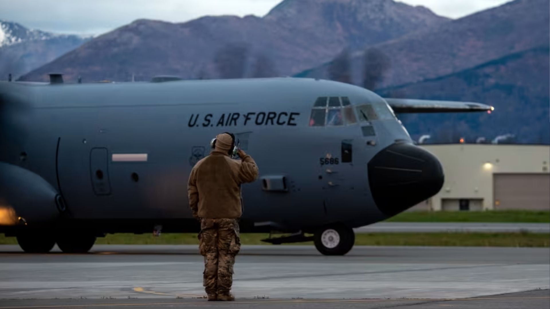 Встреча Трампа и Путина пройдет на военной базе США Встреча Трампа и Путина пройдет на военной базе США