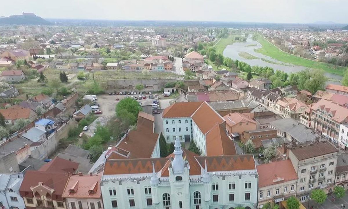 Дом, который называют самым узким на Закарпатье