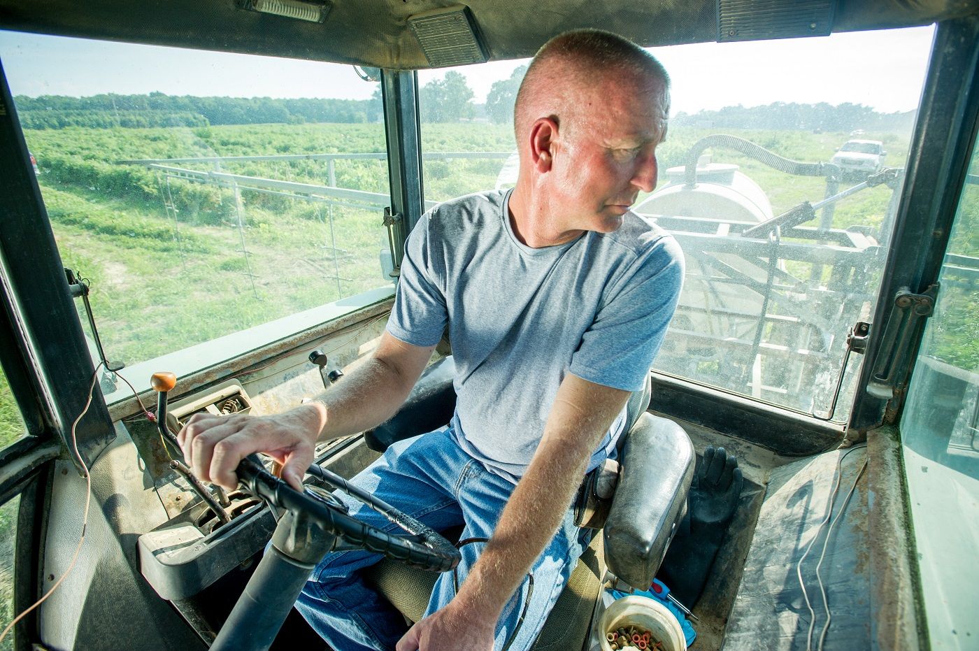 Керувати трактором можуть всі