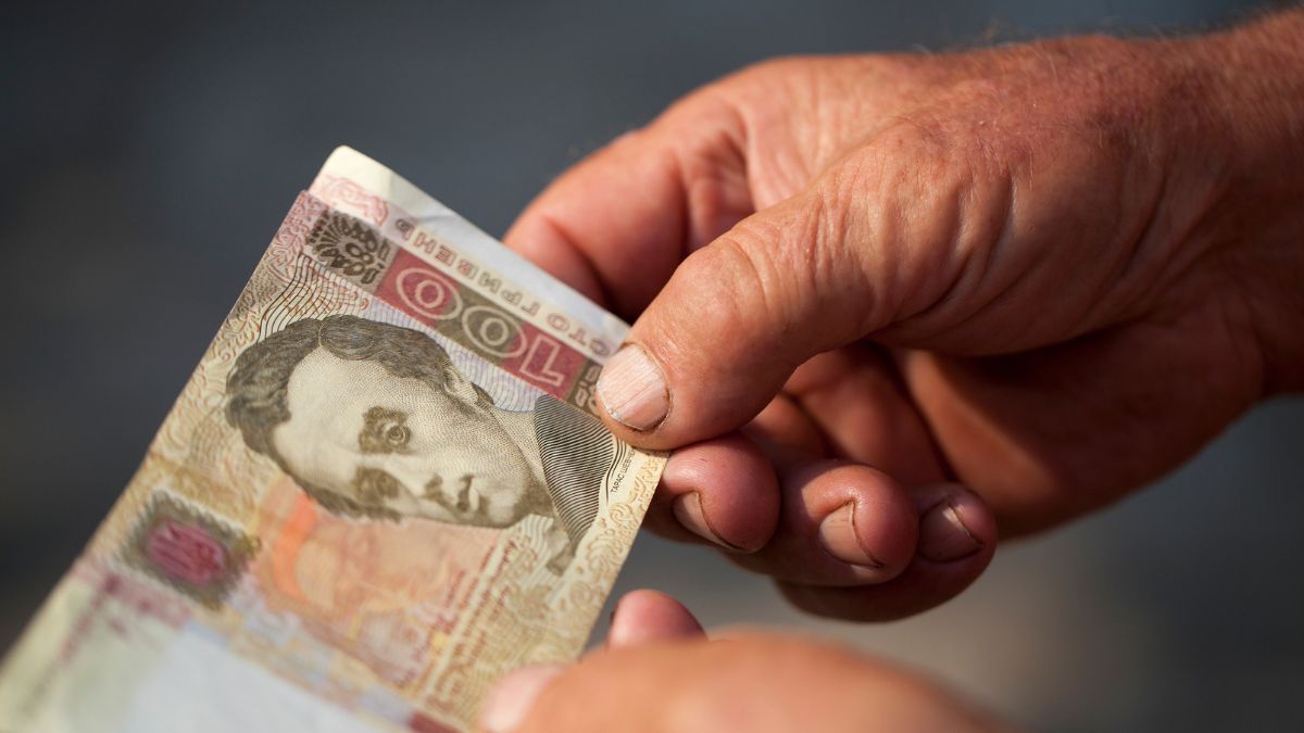 Деякі українці можуть отримувати соціальну пенсію: як оформити Деякі українці можуть отримувати соціальну пенсію: як оформити