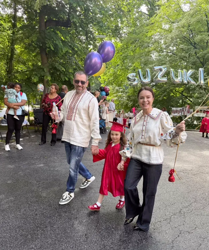 Лилия Подкопаева с новым мужем и младшей дочерью