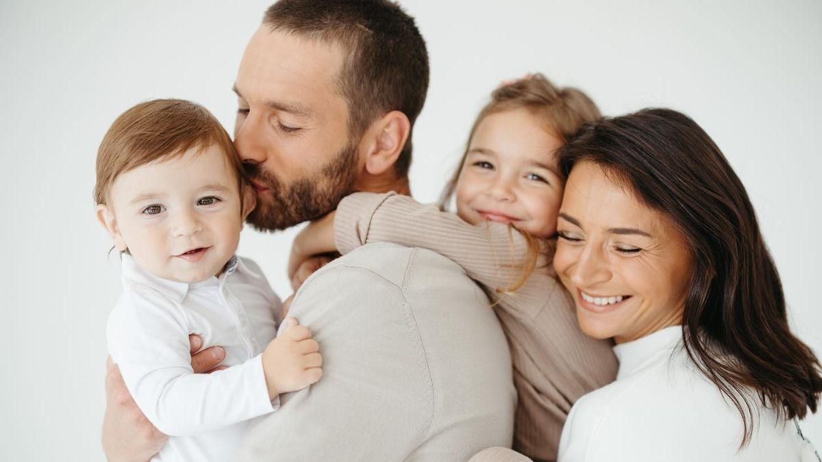 Були на межі розлучення: Ілона Гвоздьова вперше за довгий час показалася з чоловіком - Show24