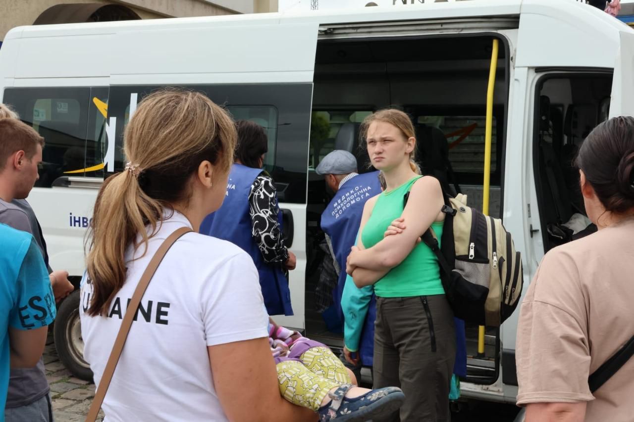 Філашкін сказав, що з Дружківки на Донеччині евакуйовуватимуть сім'ї з дітьми Філашкін сказав, що з Дружківки на Донеччині евакуйовуватимуть сім'ї з дітьми