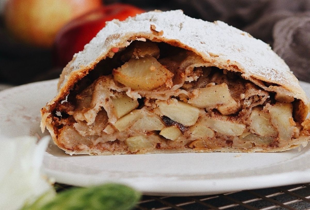 Яблучний штрудель Яблучний штрудель