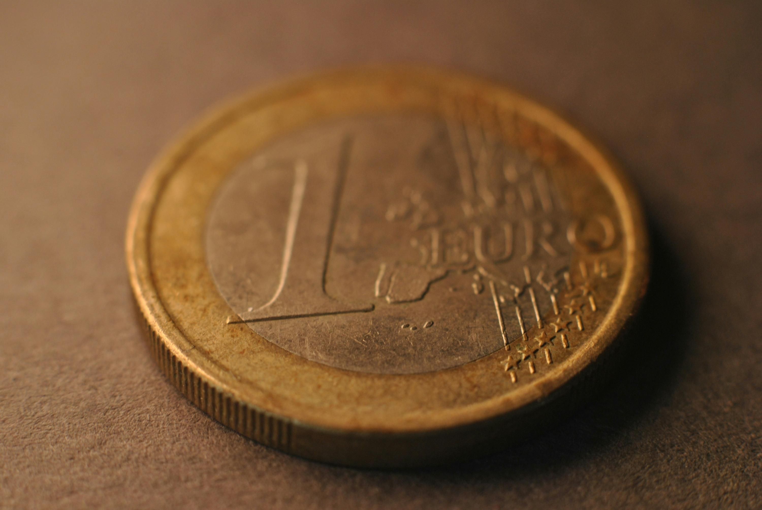 Ціни на валюти сьогодні (євро, долар) - який курс євро 15 серпня, скільки коштує валюта Ціни на валюти сьогодні (євро, долар) - який курс євро 15 серпня, скільки коштує валюта