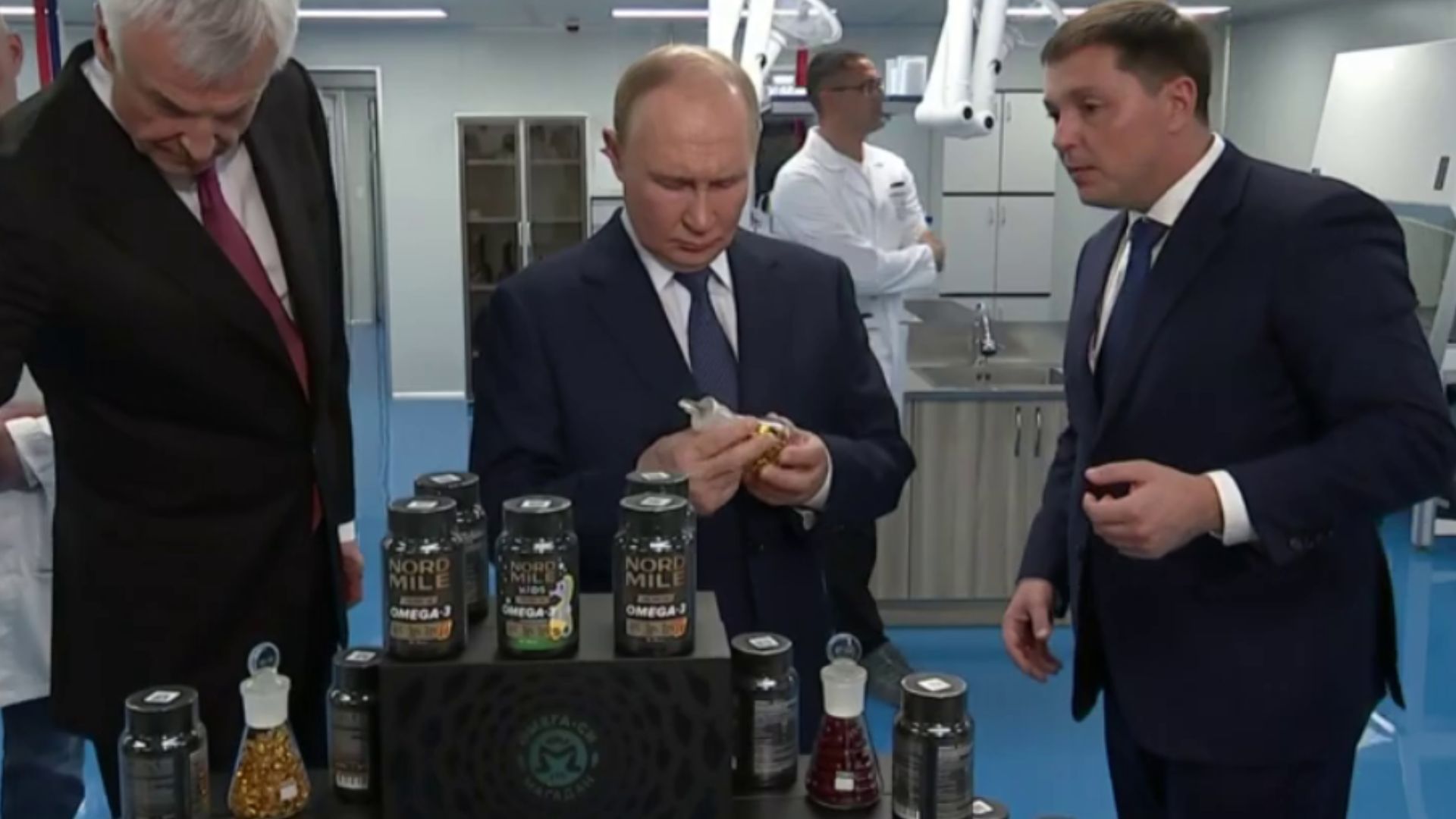 Путін відвідує Магадан Путін відвідує Магадан