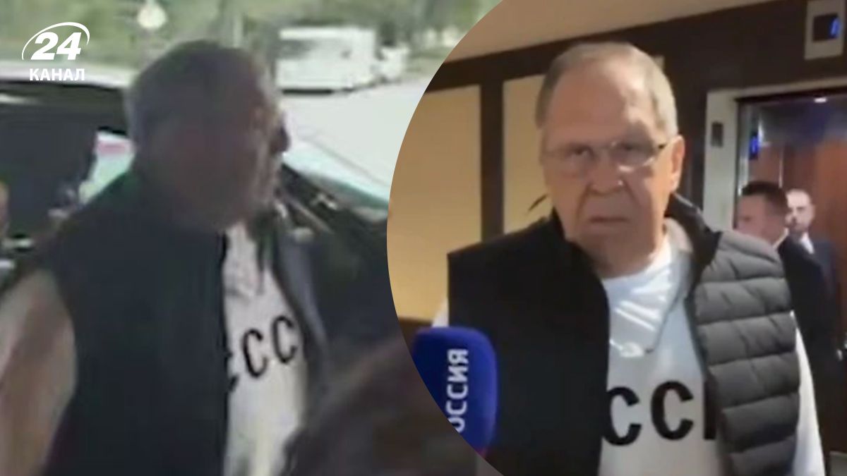 Почему Лавров приехал в свитере с надписью "СССР" Почему Лавров приехал в свитере с надписью "СССР"