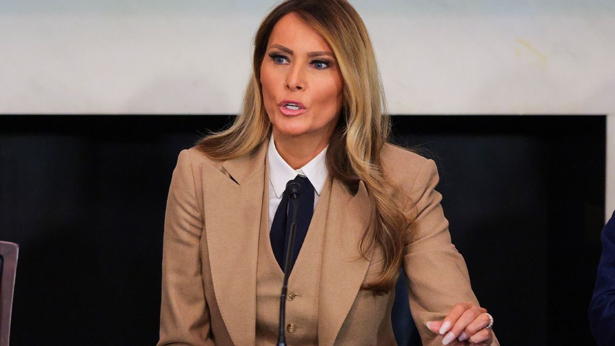 Меланія Трамп передала лист Володимиру Путіну Меланія Трамп передала лист Володимиру Путіну